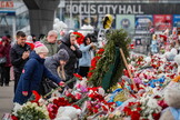 L'omaggio alle vittime del Crocus City Hall a Mosca